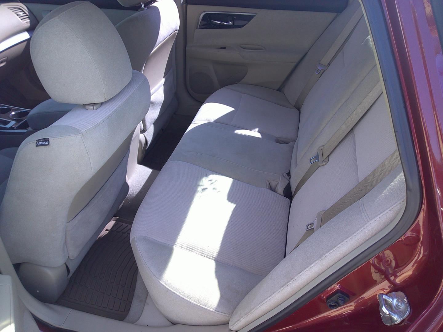 2013 BURG NISSAN ALTIMA (1N4AL3AP3DN) , located at 1200 Cassat Avenue, Jacksonville, FL, 32205, (904) 695-1885, 30.302404, -81.731033 - Photo#4